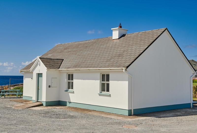 Armada Cottages Spanish Point Extérieur photo